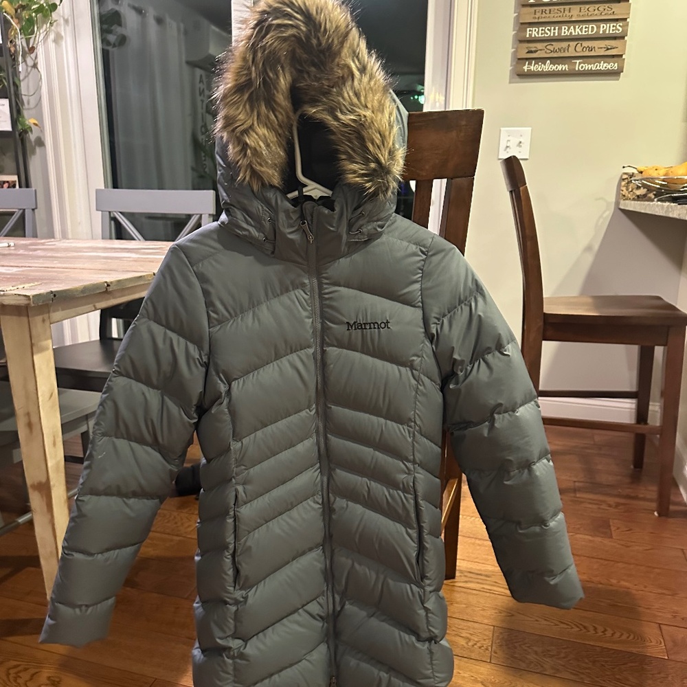 Woman’s Marmot Down Montreal Parka Coat XS X-Small